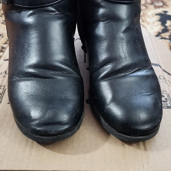 Place Big Girl's Faux Leather Heeled Boots; Size: 6Y, Color: Black - Picture 5 of 16